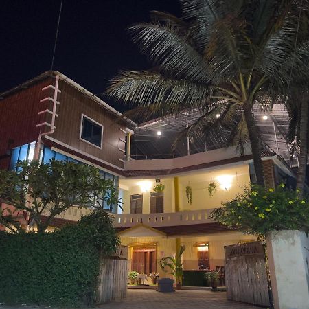 Vedha Ayurvedic Panchakarma Treatment Centre Hotell Alappuzha Exteriör bild