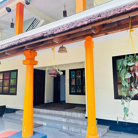 Vedha Ayurvedic Panchakarma Treatment Centre Hotell Alappuzha Exteriör bild